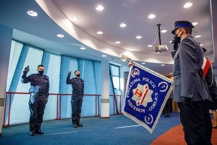 W KPP w Gorlicach odbyło się uroczyste ślubowanie nowo przyjętych policjantów