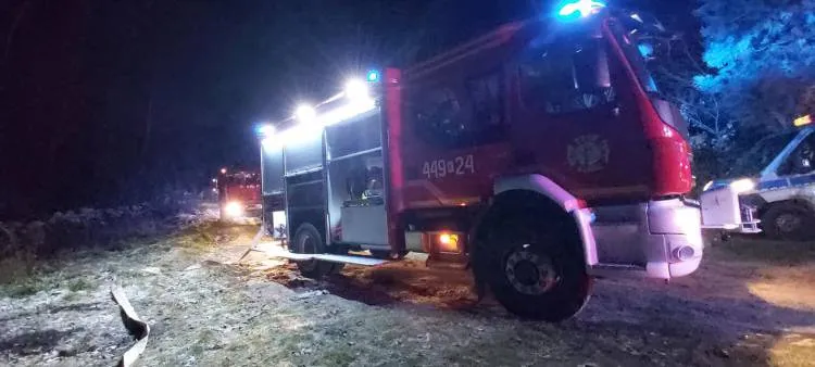 Binarowa: Strażacy gasili pożar drewnianego domu