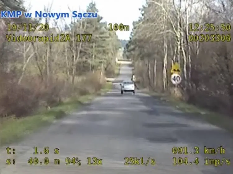 Kierująca BMW w dwie minuty zarobiła 16 punktów karnych