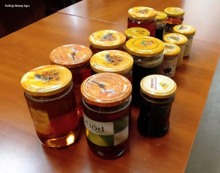 Do trzech razy sztuka. Okradali stoiska z regionalnymi produktami. W końcu wpadli w ręce Policji