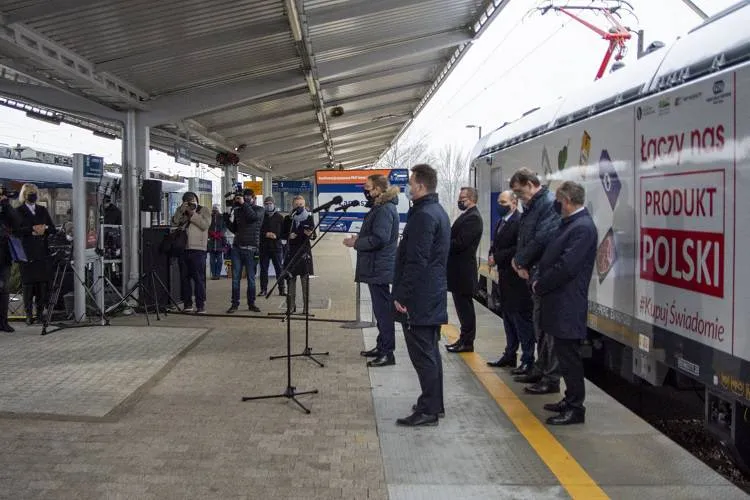 PKP Intercity rozszerza flotę o 30 nowoczesnych lokomotyw Griffin wyprodukowanych przez Newag