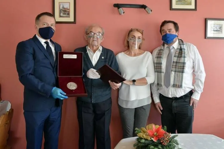 Żołnierz Wyklęty z Sądecczyzny - Kapitan Stefan Kulig odznaczony srebrnym medalem honorowym za zasługi dla Województwa Małopolskiego
