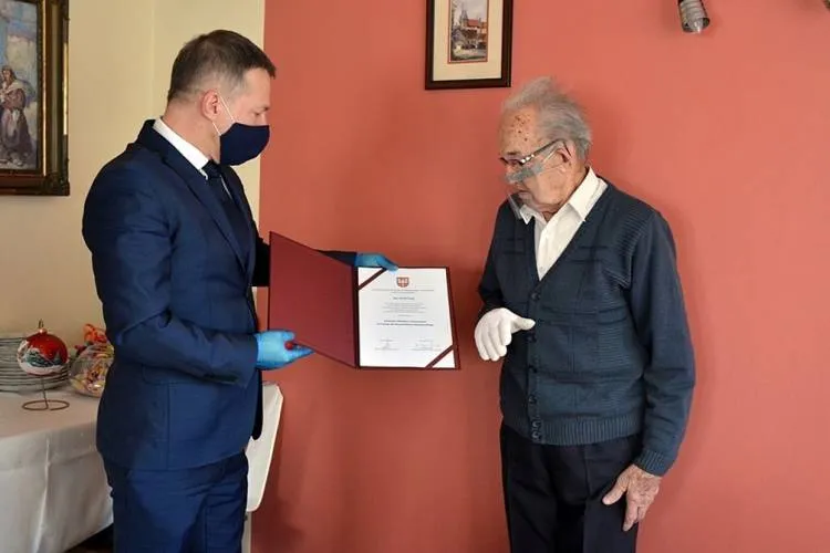 Żołnierz Wyklęty z Sądecczyzny - Kapitan Stefan Kulig odznaczony srebrnym medalem honorowym za zasługi dla Województwa Małopolskiego