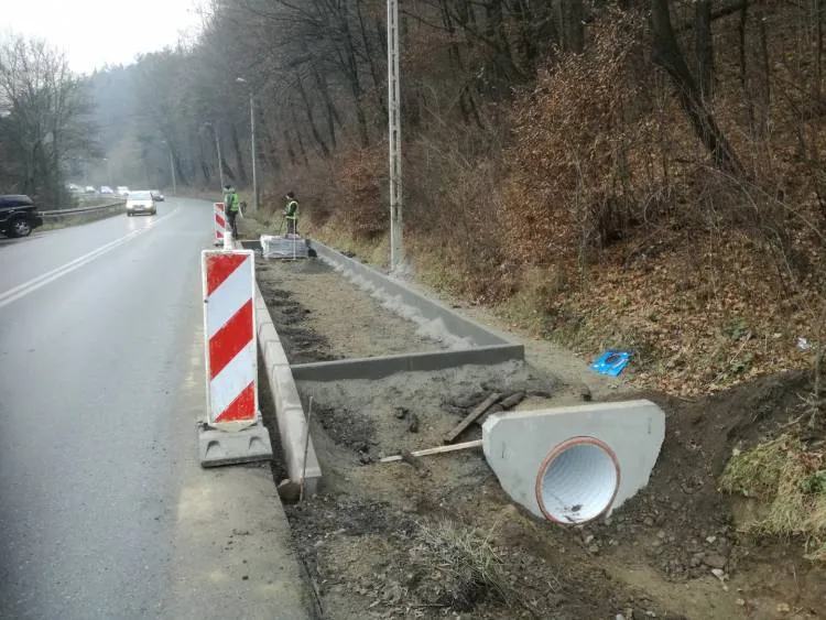 Przy ul. Barskiej powstaje nowy przystanek autobusowy