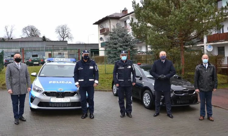 Sądecka Policja ma trzy nowe radiowozy