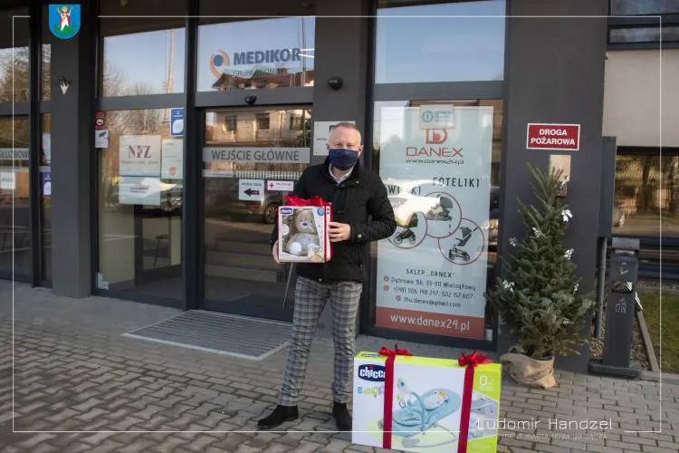 Prezydent z wizytą u pierwszych nowosądeczan urodzonych w 2021 roku