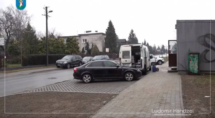 Nowy chodnik i zatoka parkingowa przy ul. Hallera Nowy Sącz
