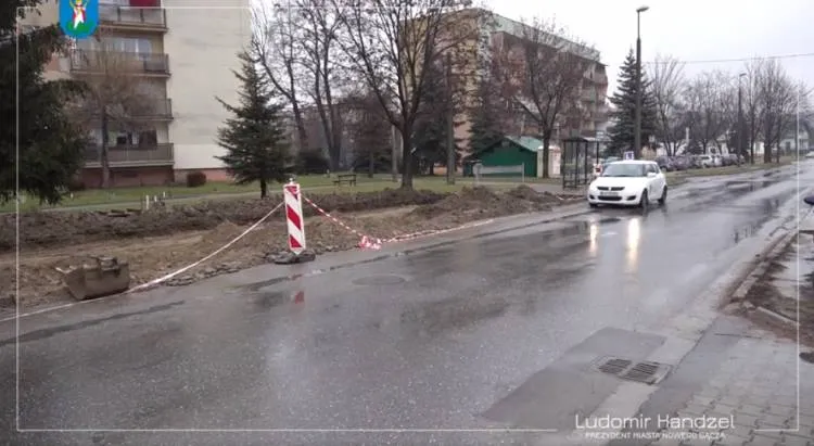 Trwa remont chodnika i zatoki postojowej przy ul. Stramki Nowy Sącz