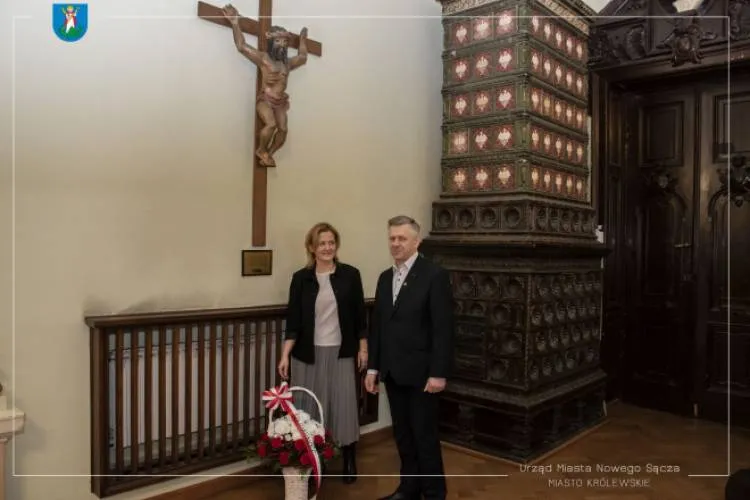 Władze Miasta oraz przedstawiciele NSZZ Solidarność upamiętnili 40. rocznicę zakończenia strajku w nowosądeckim ratuszu