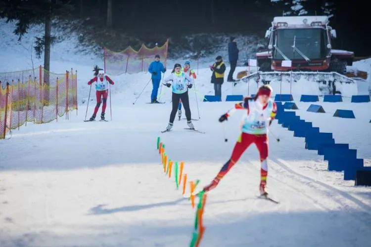 W Centrum Sportów Zimowych w Ptaszkowej odbyła się XII Małopolska Szkolna Liga w Biegach Narciarskich
