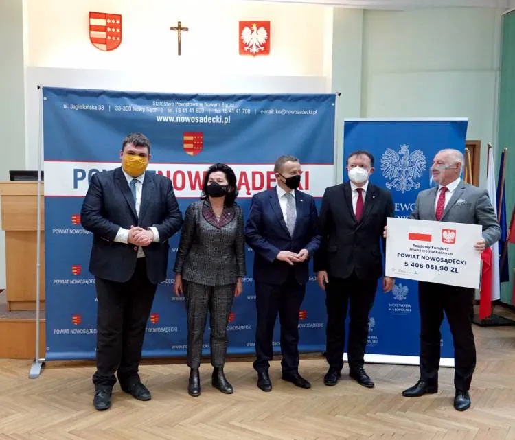 Powiat nowosądecki otrzymał ponad 5 milionów złotych na inwestycje 