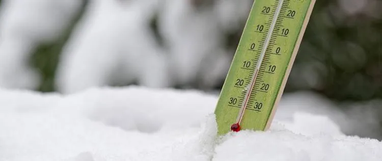 Najbliższe dni przyniosą znaczny spadek temperatury. Służby apelują o ostrożność