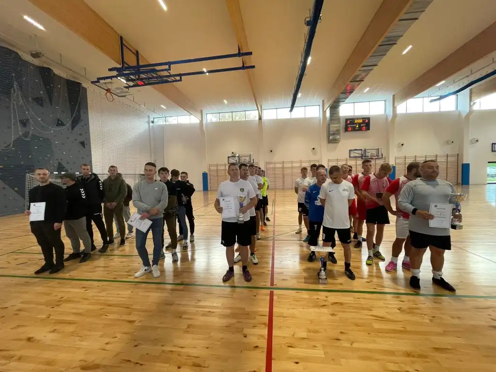 Sport i służba w jednym duchu. IV Powiatowy Turniej Piłki Nożnej w Marcinkowicach