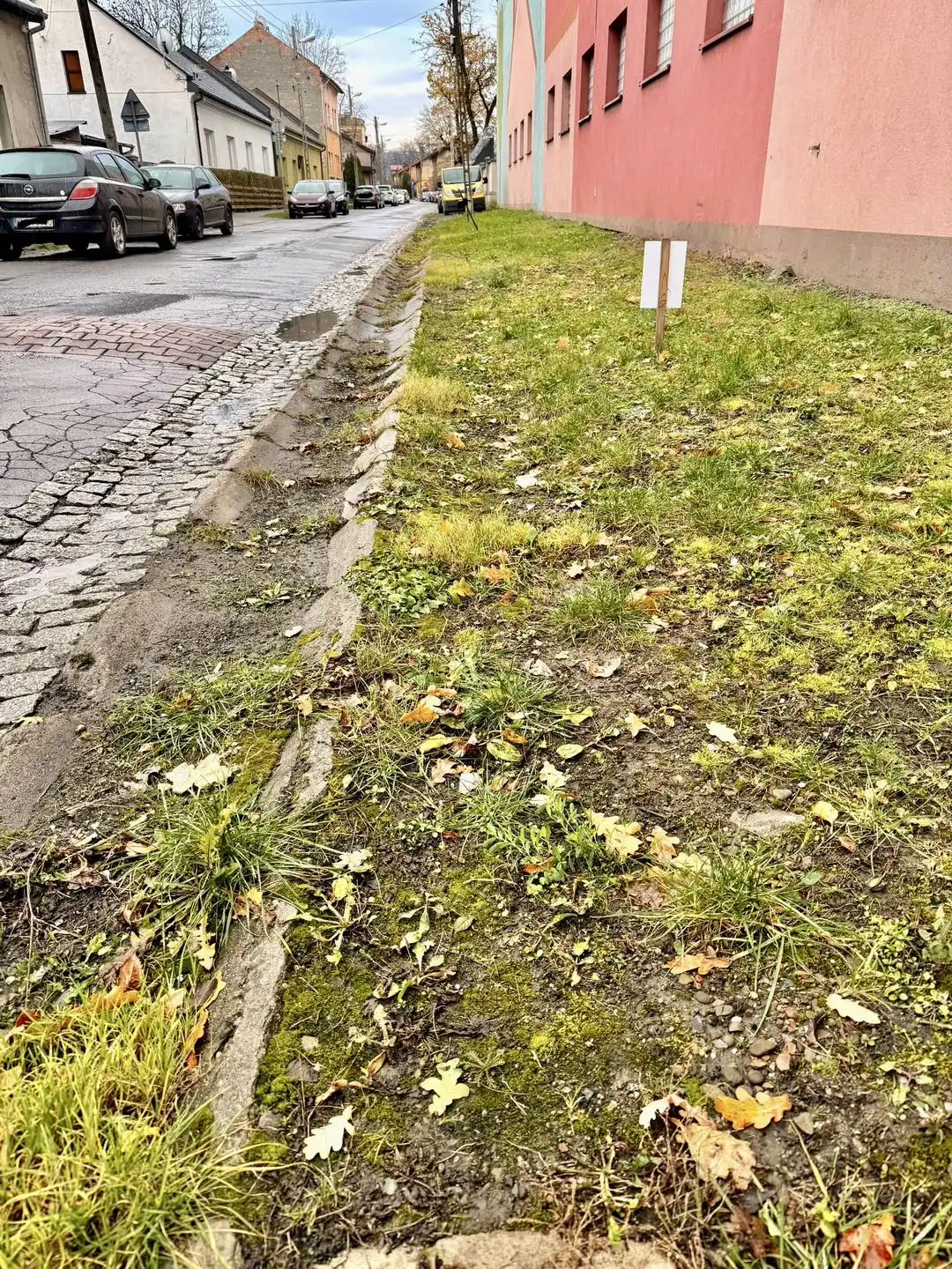 Wkrótce więcej miejsc postojowych przy ul. 1 Maja