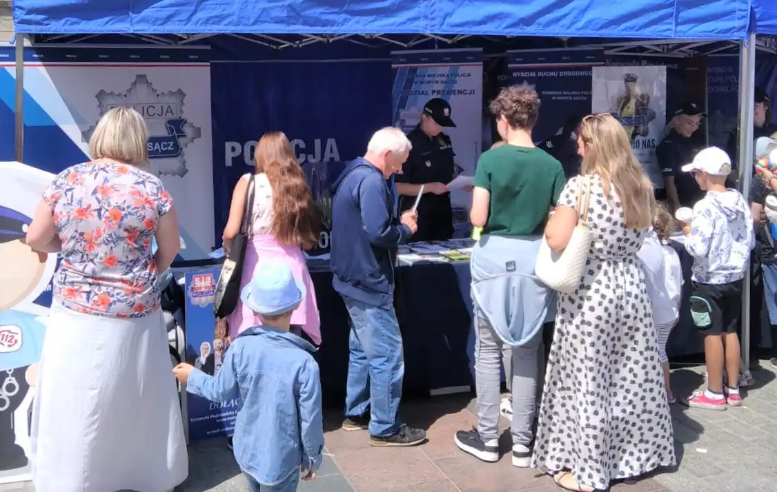 Sądeccy Policjanci promowali bezpieczeństwo podczas pikniku w Krakowie
