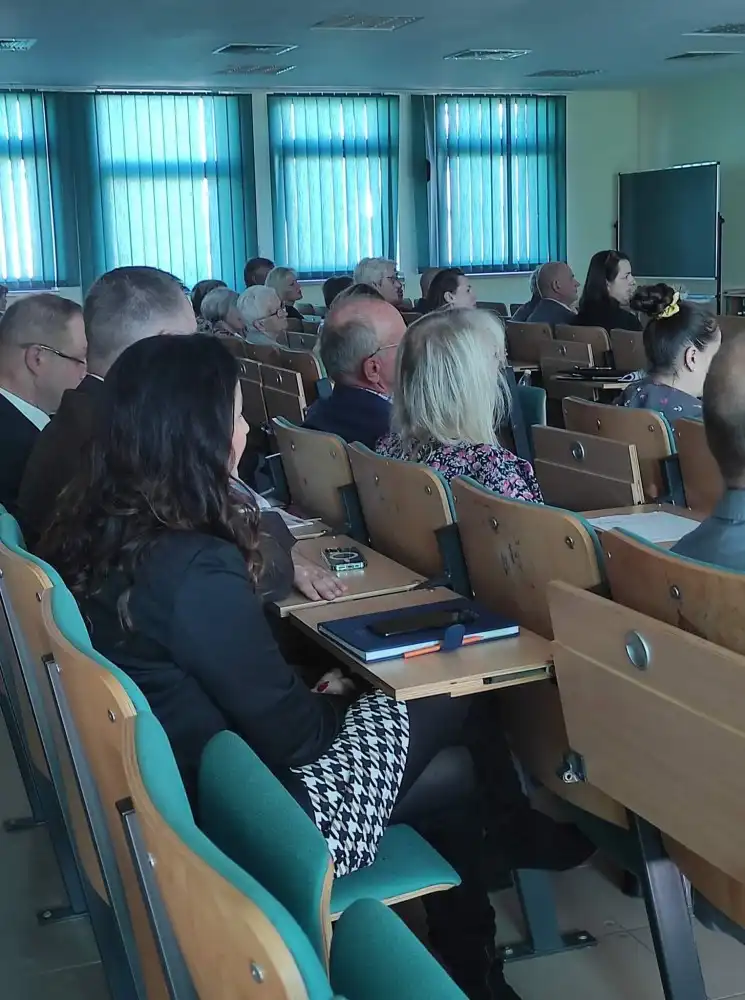 Fundacja Po Zdrowie do Natury zorganizowała spotkanie w Akademii Nauk Stosowanych. Wśród tematów Karta Seniora