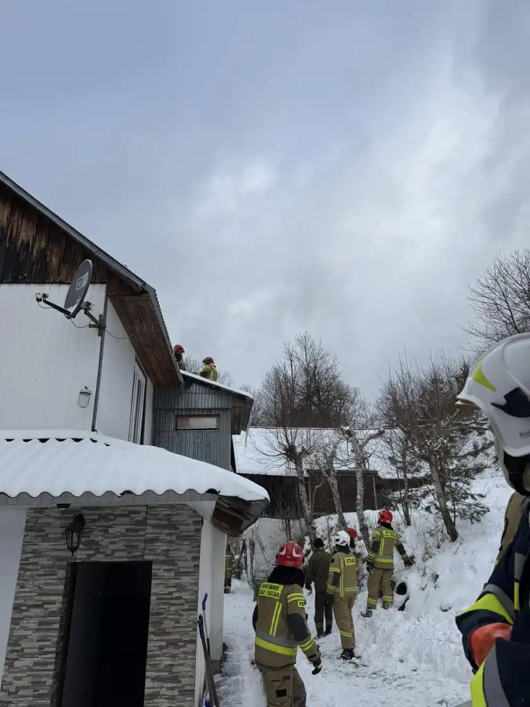 Alarm w Nowej Wsi. Strażacy gasili pożar w przewodzie kominowym