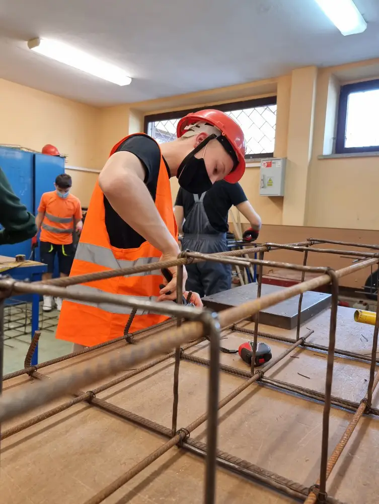 W ZSP w Krynicy-Zdroju przyszli budowlańcy zdobywają wiedzę i praktyczne umiejętności