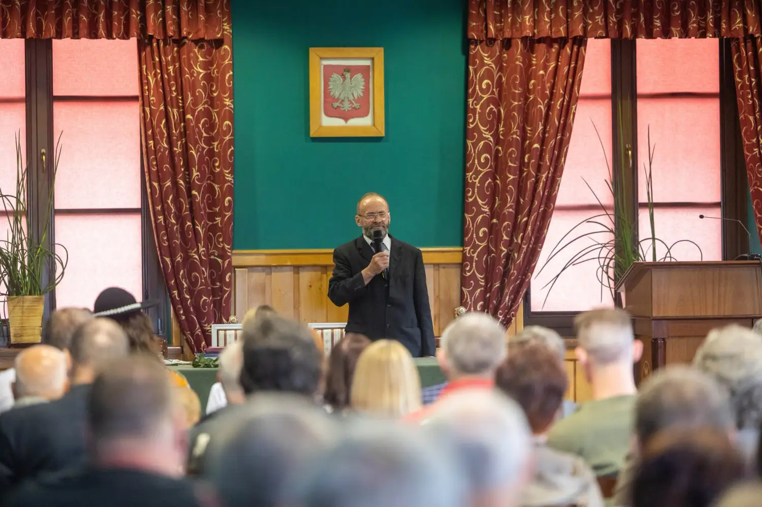 Artyści z całych Karpat spotkali się w Nowym Sączu. Rozstrzygnięto prestiżowy konkurs rzeźby ludowej