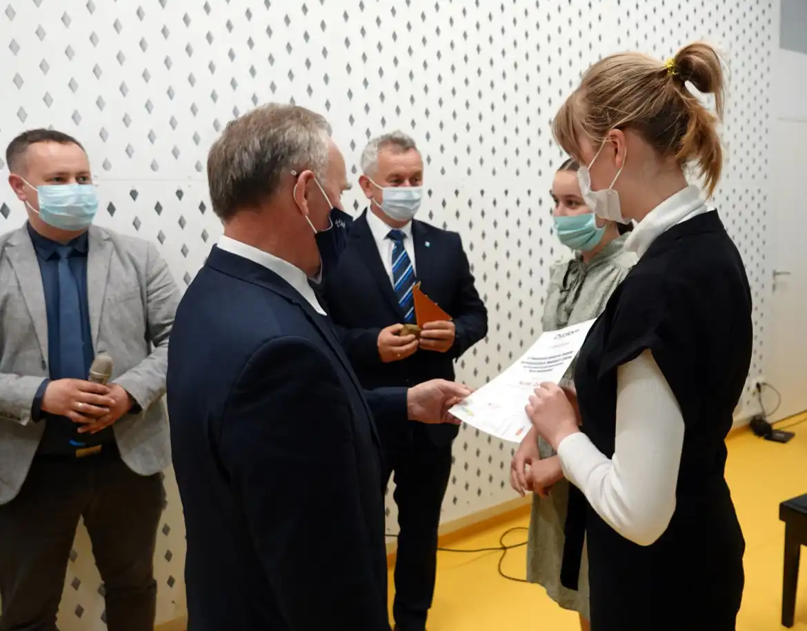 Dzień Bibliotekarza w Przysietnicy. Starosta wręczył nagrody za propagowanie czytelnictwa