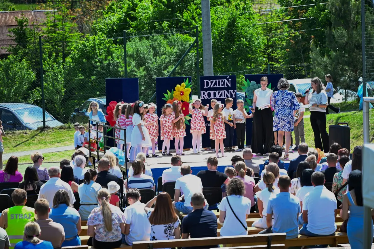 Tłumy na pierwszym Pikniku Rodzinnym w Nowym Rybiu. Była muzyka, zabawa i Piana Party