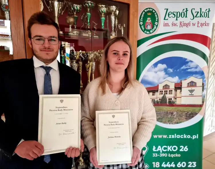 Uczniowie ZS w Łącku mają stypendia premiera