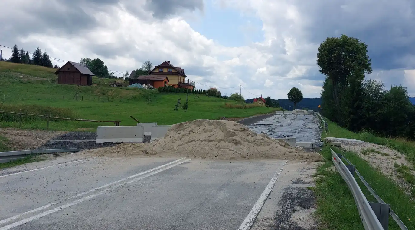 Podpisano umowę na badania geotechniczne i ekspertyzę osuwiska w Kasinie Wielkiej