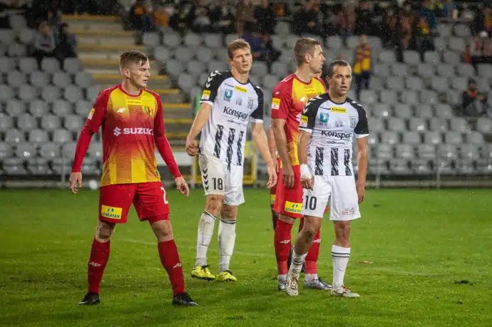 Sandecja pokonuje lidera rozgrywek Fortuna I ligi Koronę Kielce i awansuje na trzecią lokatę w tabeli