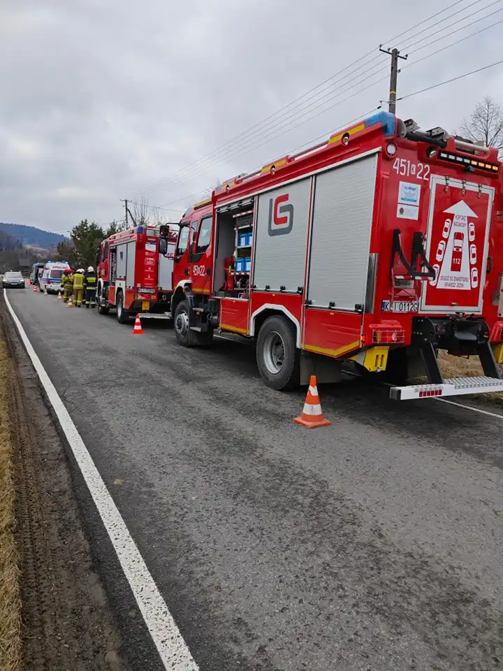 Wypadek w Przenoszy. Jedna osoba trafiła do szpitala