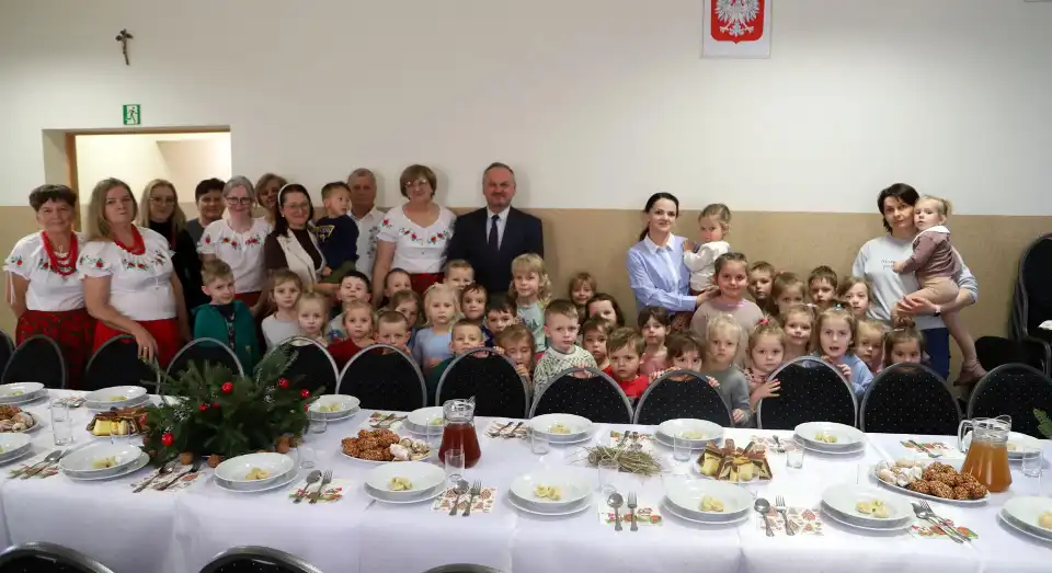 Świąteczne warsztaty w Siekierczynie łączą tradycję z zabawą