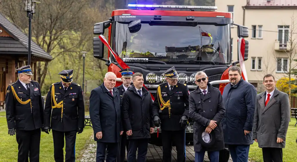 Jednostki OSP w Piwnicznej-Zdroju i Wierchomli Wielkiej mają nowe wozy strażackie