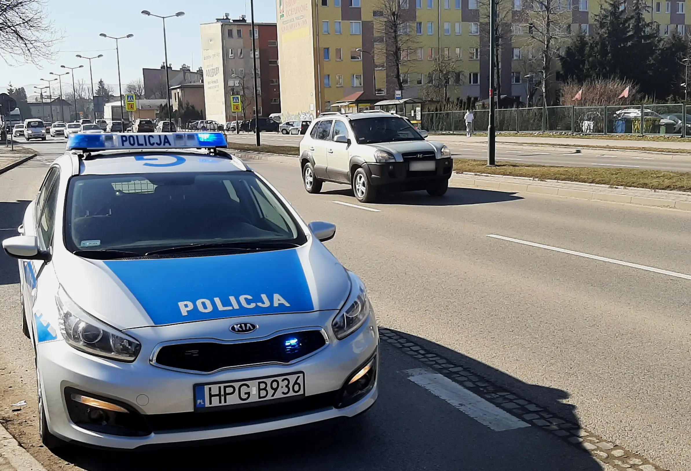 Nowy Sącz: Jechał 120 km/h ulicami miasta, ale mandatu nie dostał. Policjanci poszli krok dalej