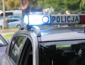 Gorliccy policjanci eskortowali do szpitala nieprzytomne dziecko