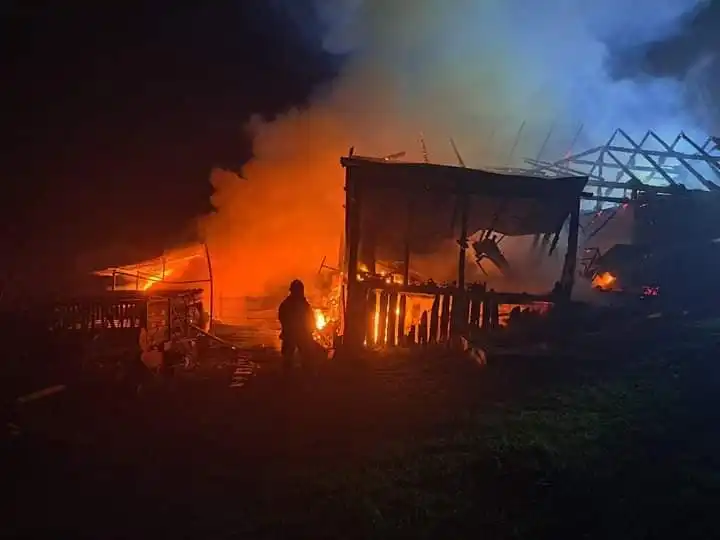 Pożar w Grybowie. Walka z ogniem na osiedlu Biała Wyżna