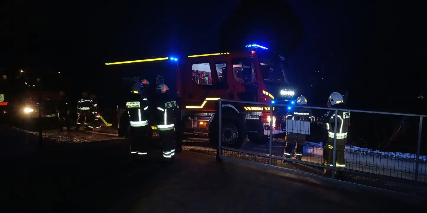 Łącko: Pożar kuchenki gazowej w kuchni. Interweniowali strażacy