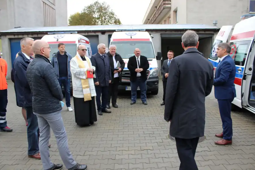 Szpital w Limanowej ma nowy ambulans