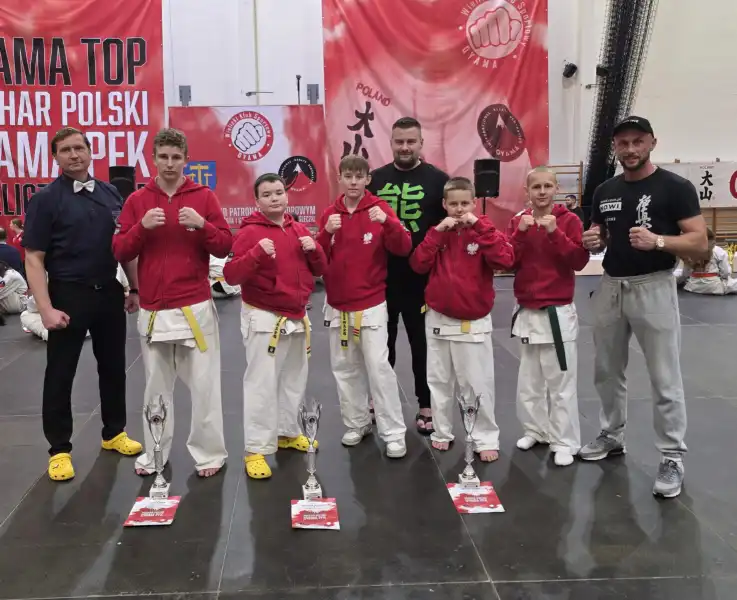 Młodzi karatecy z Limanowej z medalami w Wieliczce