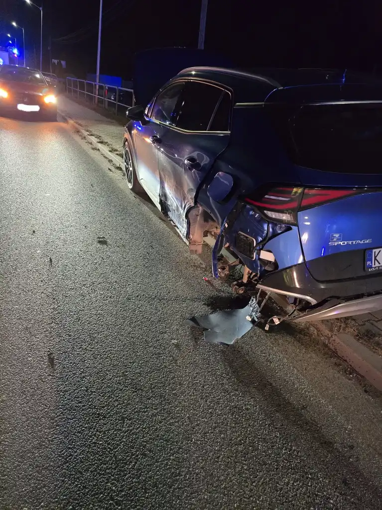Mszana Dolna. Kolizja dwóch pojazdów, akcja służb ratunkowych