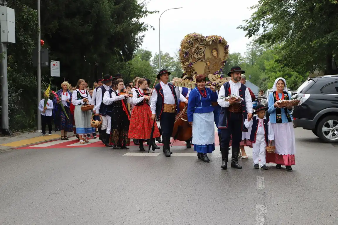 Tradycyjne Dożynki w Pisarzowej