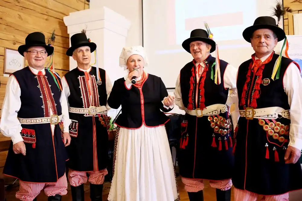 Krakowiacy, Lachy i Górale. Opowieść o strojach wsi małopolskiej