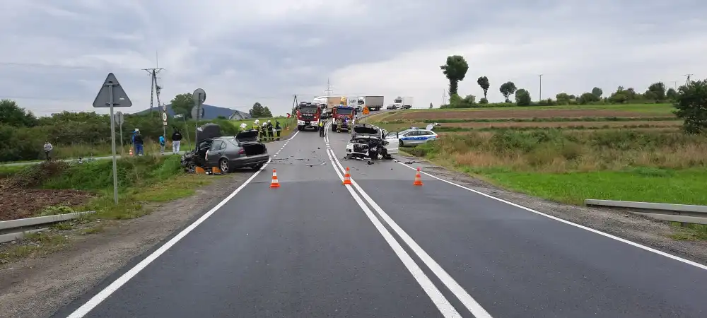 Wypadek w Podłopieniu. Dwie osoby poszkodowane