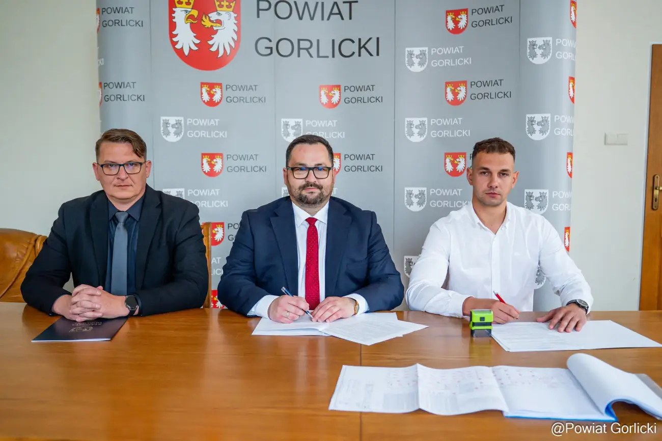 Duże zmiany w szkole przed nowym rokiem. Rozpoczęły się prace w ZSO w Bobowej
