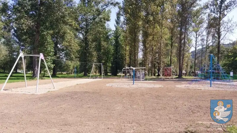 W Gminie Łącko powstały trzy kolejne place zabaw i boisko sportowe