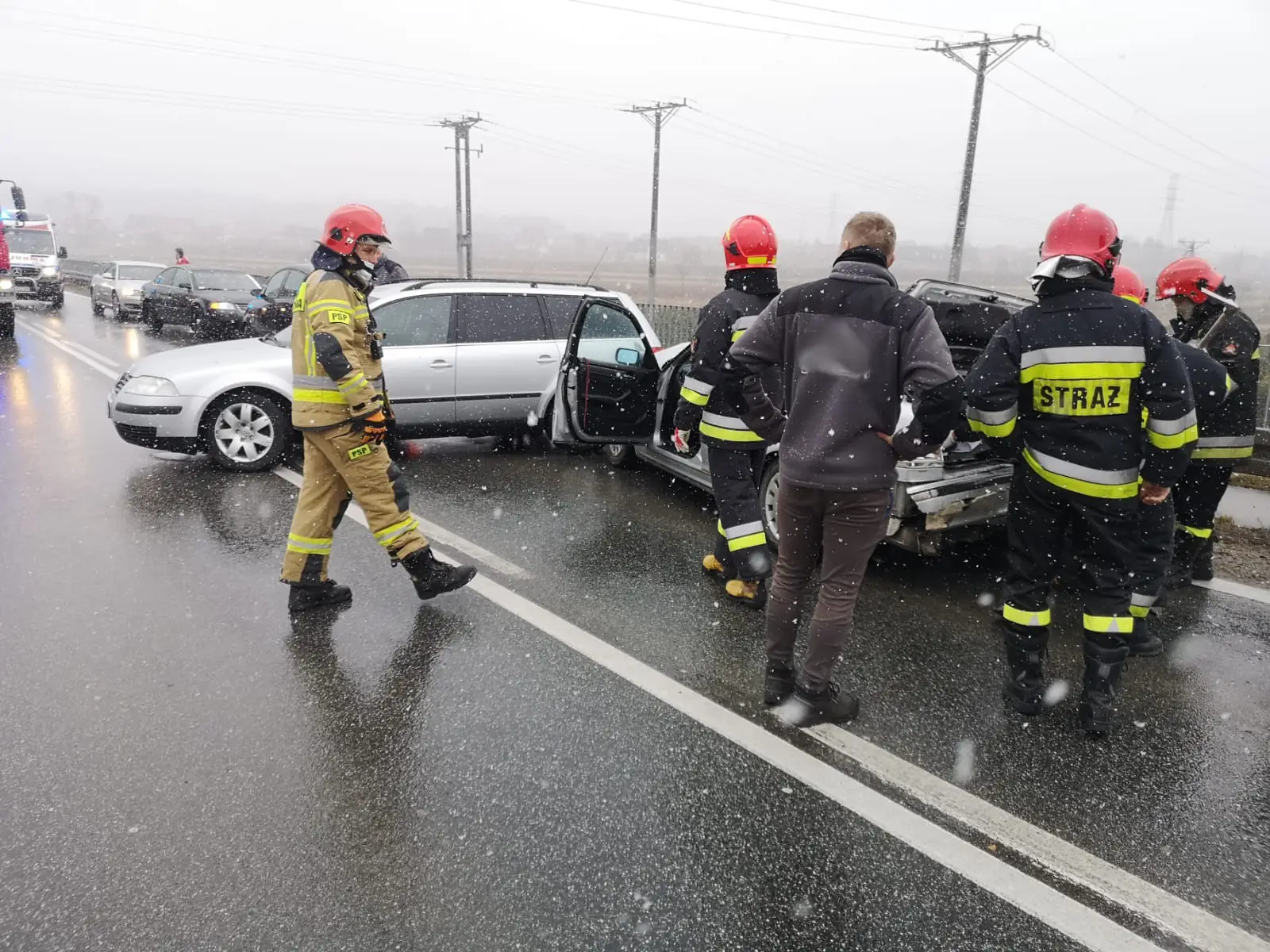 Kolizja trzech aut w Starym Sączu. Jedna osoba trafiła do szpitala