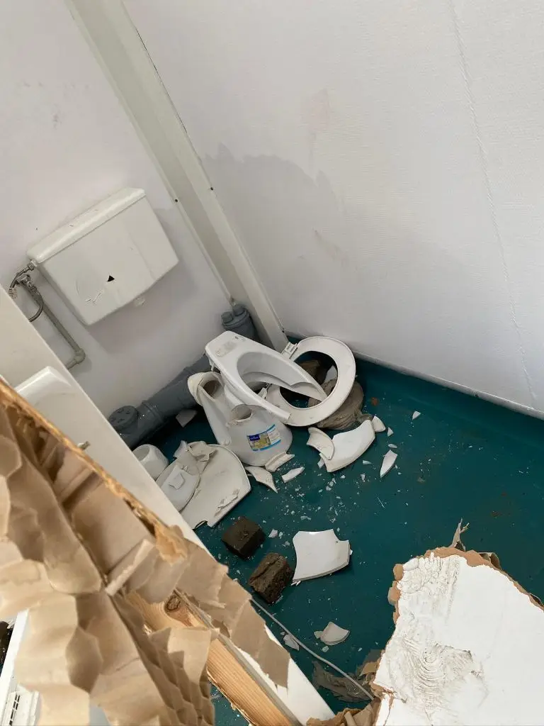 Orlik w Świniarsku zdewastowany. Wójt apeluje o pomoc w ustaleniu sprawców