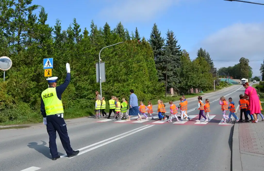 Radiowóz, odblaski i lekcja bezpieczeństwa. Wrzesień z sądecką policją