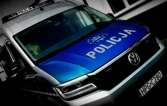 BMW i 2 promile. Ratownicy medyczni zatrzymali pijanego kierowcę