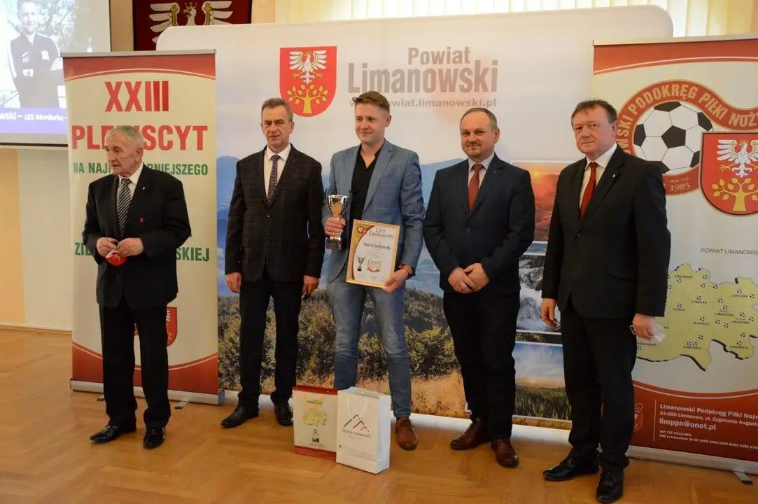 Rozstrzygnięto plebiscyt na najpopularniejszego piłkarza i trenera Ziemi Limanowskiej 2020