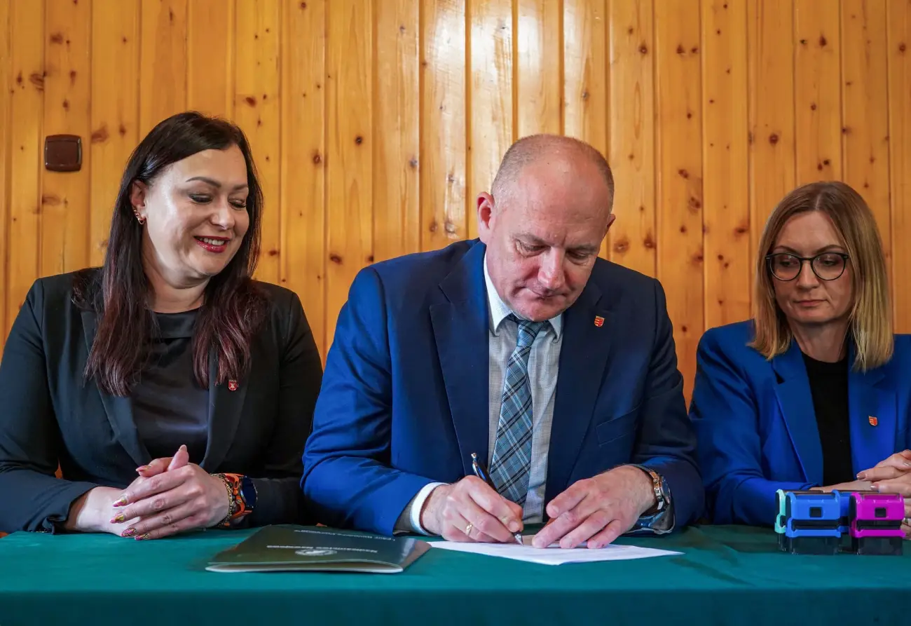 Blisko 2 miliony złotych na drogę w Kamiannej. Podpisano ważną umowę