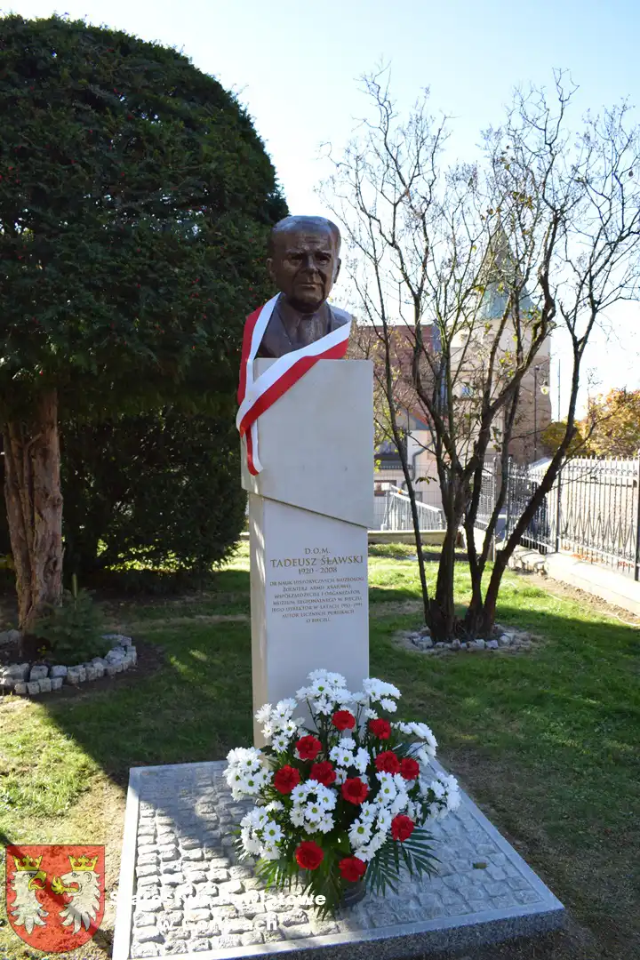 W Bieczu odsłonięto pomnik osoby wielce zasłużonej dla ziemi bieckiej i powiatu gorlickiego